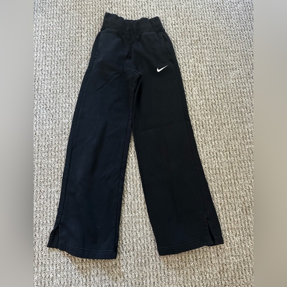Nike Women’s Black Sweatpants with White Logo - Picture 1 of 2